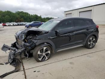  Salvage Hyundai TUCSON