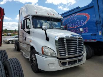  Salvage Freightliner Cascadia 1