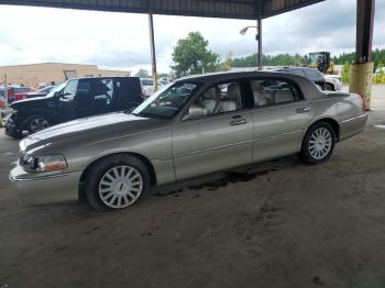  Salvage Lincoln Towncar