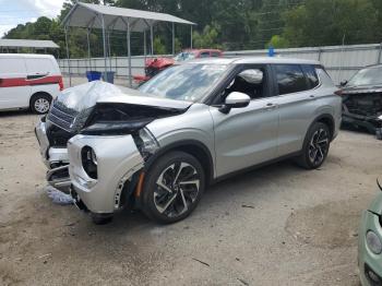  Salvage Mitsubishi Outlander