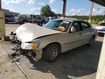  Salvage Lincoln Towncar