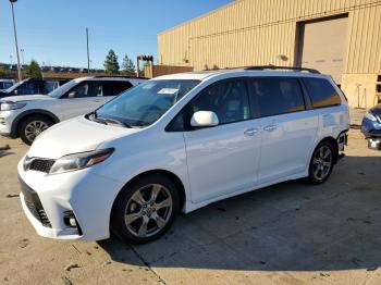  Salvage Toyota Sienna