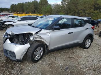  Salvage Nissan Kicks