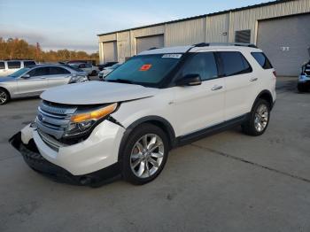  Salvage Ford Explorer