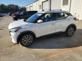  Salvage Nissan Kicks