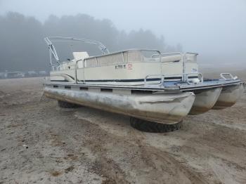  Salvage Lowe Boat