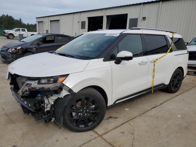  Salvage Kia Carnival