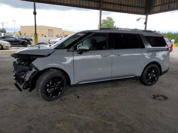  Salvage Kia Carnival