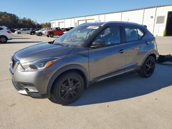  Salvage Nissan Kicks