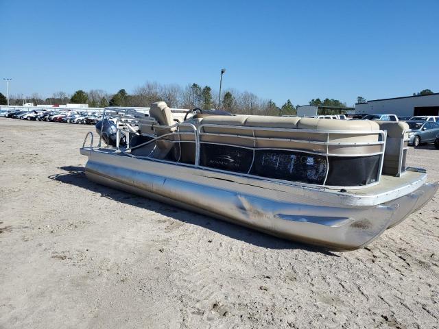  Salvage Bennington Marine Boat