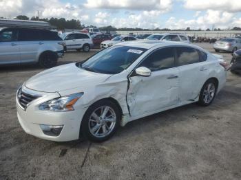  Salvage Nissan Altima