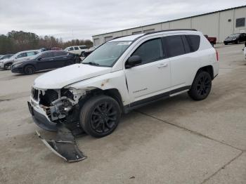  Salvage Jeep Compass