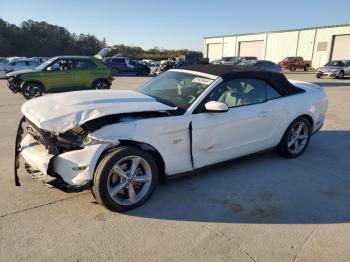  Salvage Ford Mustang