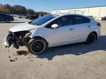  Salvage Kia Forte