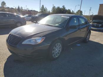  Salvage Chrysler 200