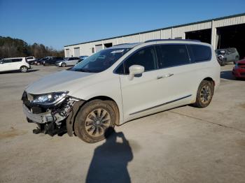  Salvage Chrysler Pacifica