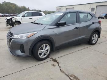  Salvage Nissan Kicks