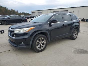  Salvage Toyota Highlander