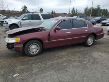  Salvage Lincoln Towncar