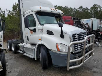  Salvage Freightliner Cascadia 1