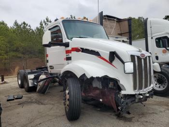  Salvage Peterbilt 579