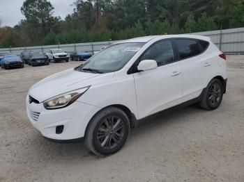  Salvage Hyundai TUCSON