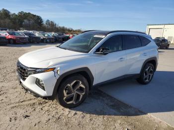  Salvage Hyundai TUCSON