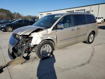  Salvage Chrysler Minivan