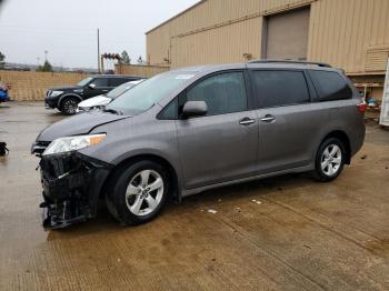  Salvage Toyota Sienna