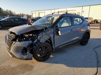  Salvage Nissan Kicks