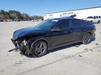  Salvage Kia K4 Lx