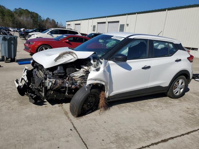  Salvage Nissan Kicks