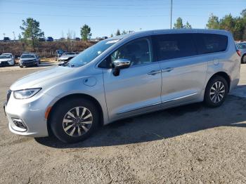  Salvage Chrysler Pacifica