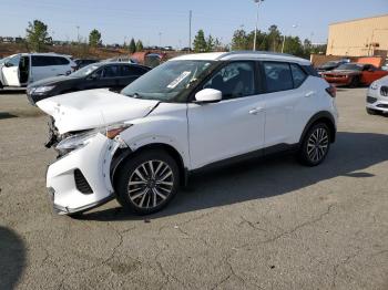  Salvage Nissan Kicks