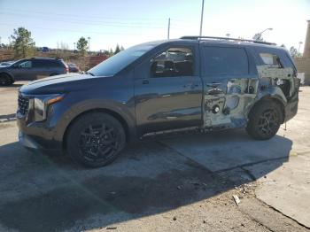  Salvage Kia Carnival