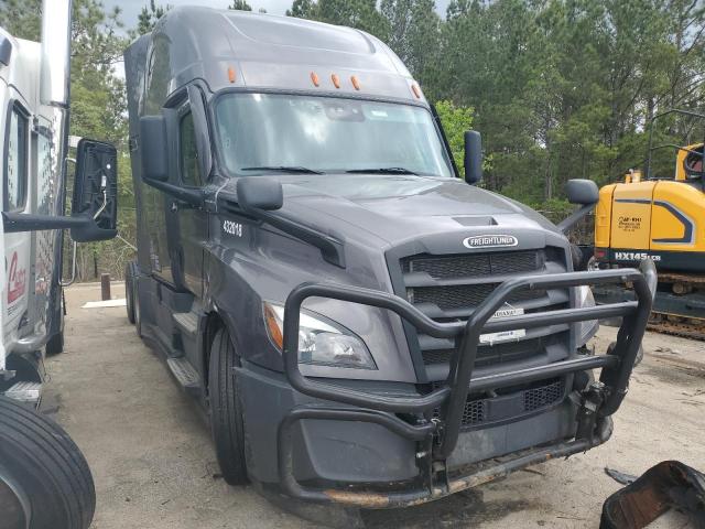  Salvage Freightliner Cascadia 1