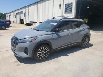  Salvage Nissan Kicks