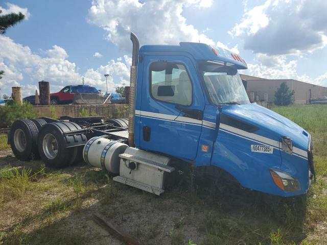  Salvage Freightliner Cascadia 1