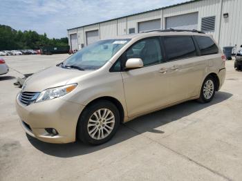  Salvage Toyota Sienna