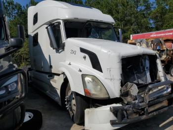  Salvage Volvo Vnl