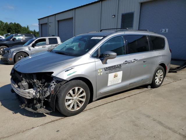  Salvage Chrysler Pacifica