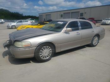  Salvage Lincoln Towncar