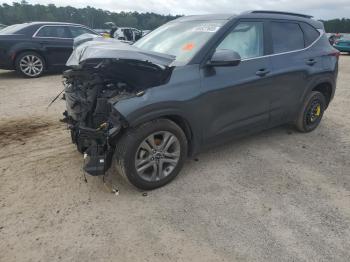  Salvage Kia Seltos
