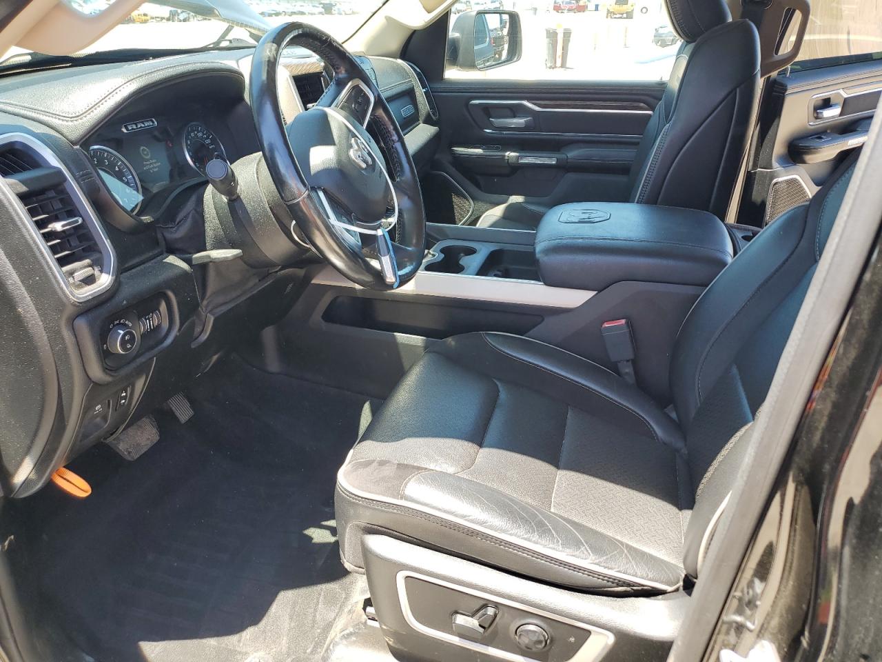 Ram 1500 Laramie Image 4