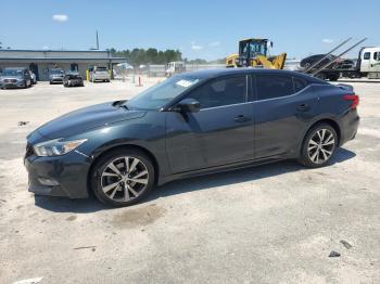  Salvage Nissan Maxima
