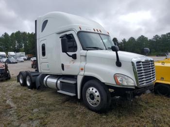  Salvage Freightliner Cascadia 1