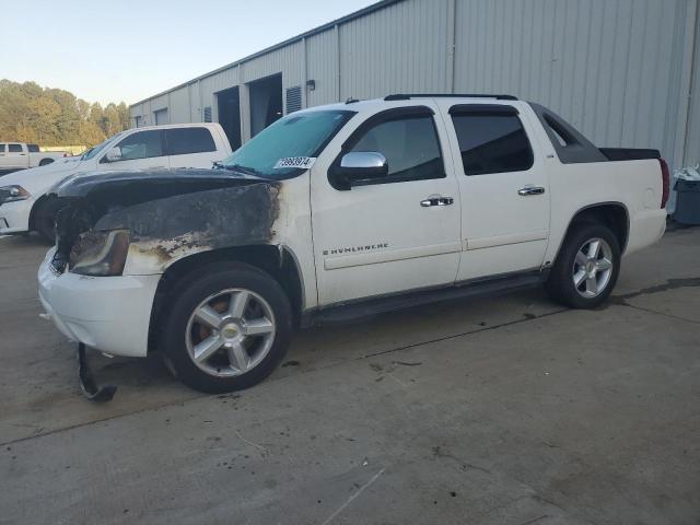  Salvage Chevrolet Avalanche
