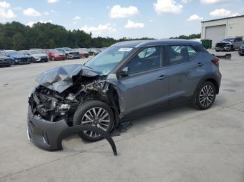  Salvage Nissan Kicks