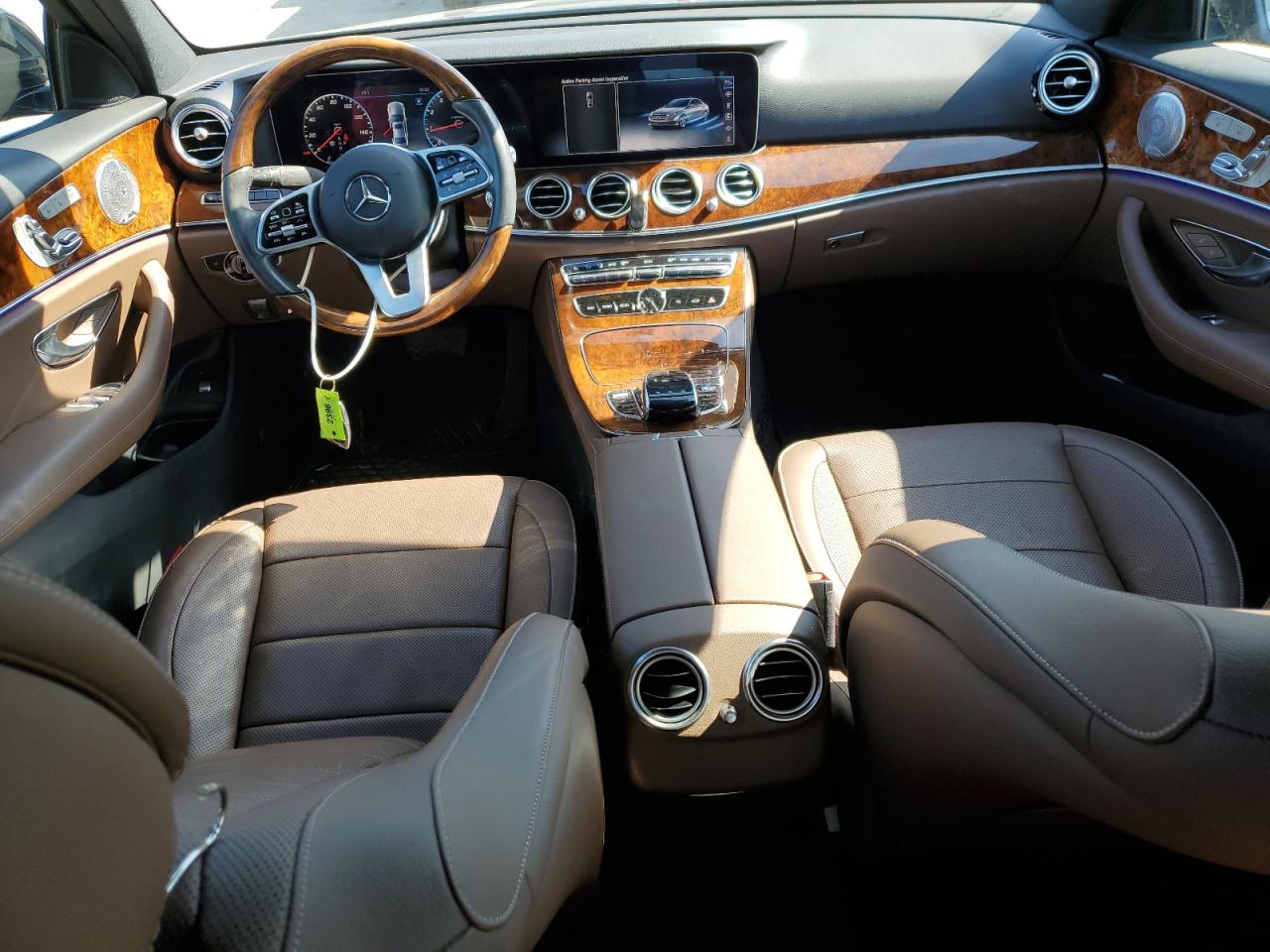 Mercedes-Benz E-Class 350 4matic Image 4