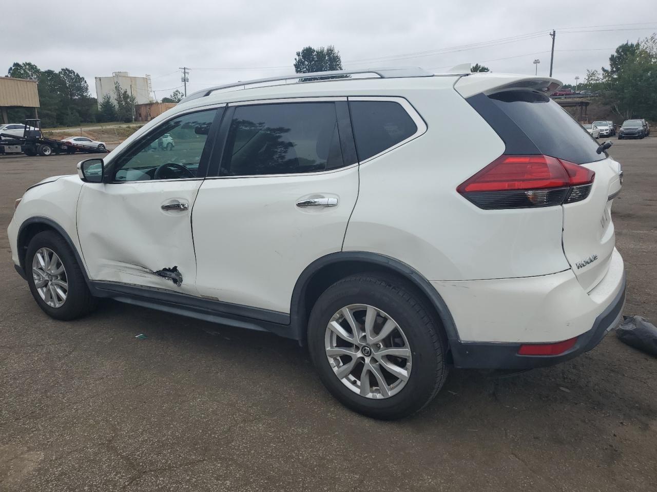 Nissan Rogue S Image 3